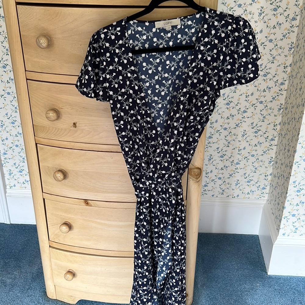 LOFT V neck midi wrap dress